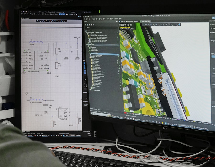 Deux écrans côte à côte — schéma électronique à gauche, vue 3D d'un PCB à droite.